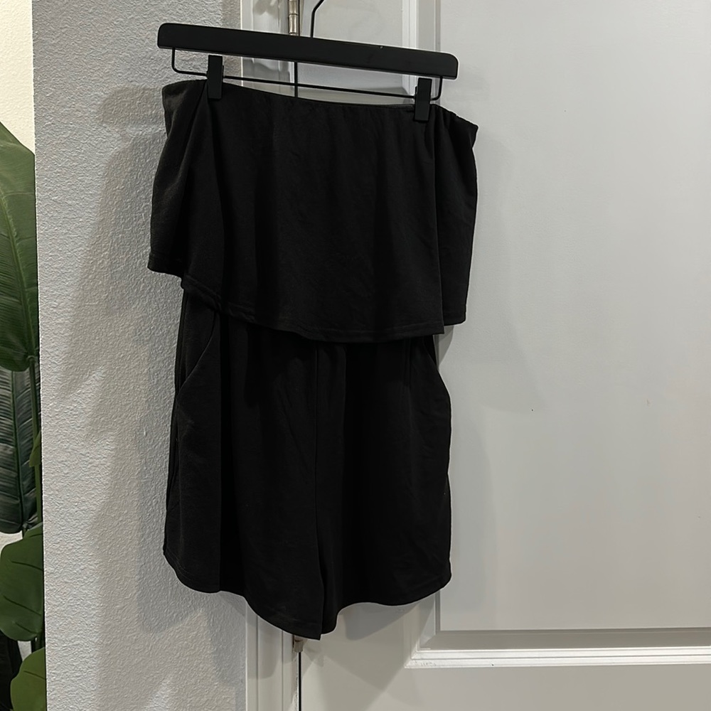 NWT Davi and Dani Romper. Black. Size Large. Never worn. Strapless.